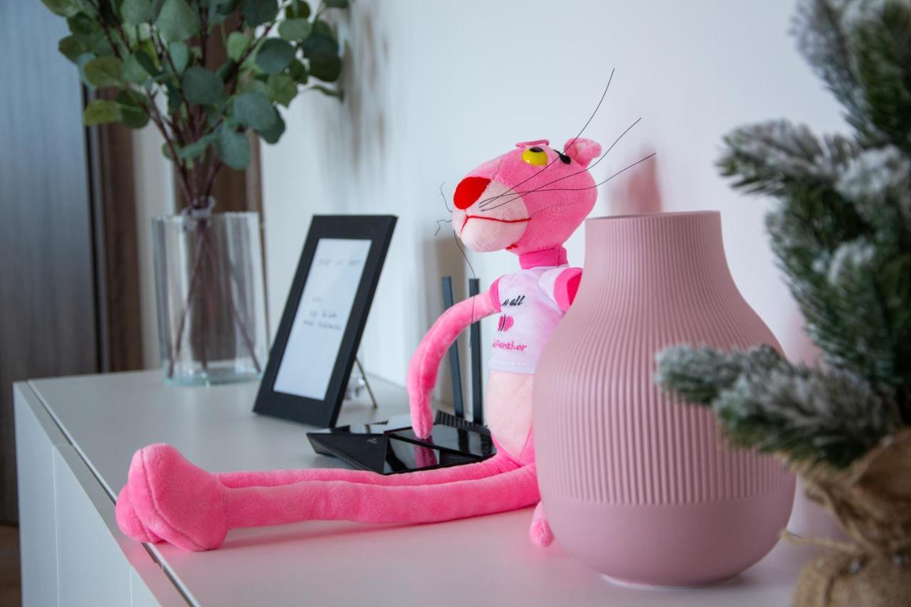 Flh - Pink Panther 锡比乌 外观 照片